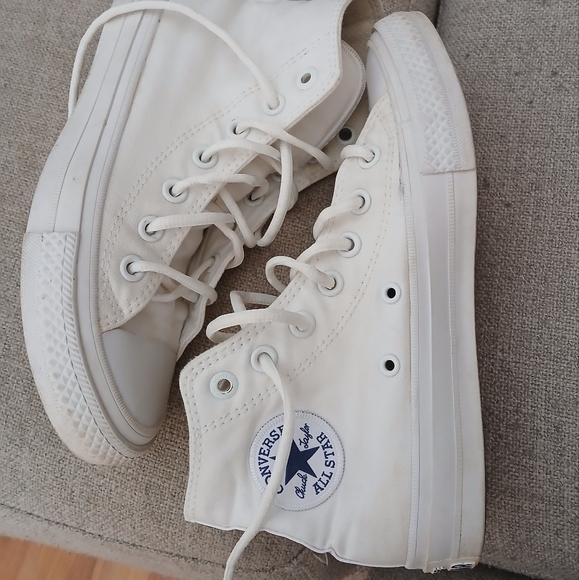 RARE DISCONTINUED Chuck Taylor II - Picture 3 of 13